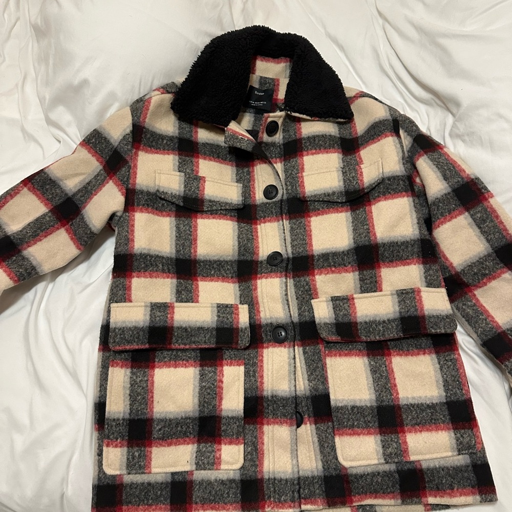 BERSHKA SEMI PUFFER SIZE M